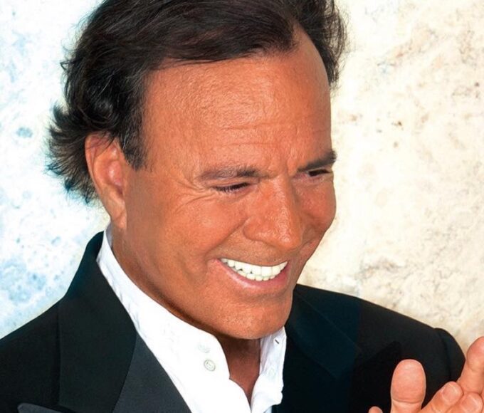 Julio Iglesias denuncia sexual empleadas