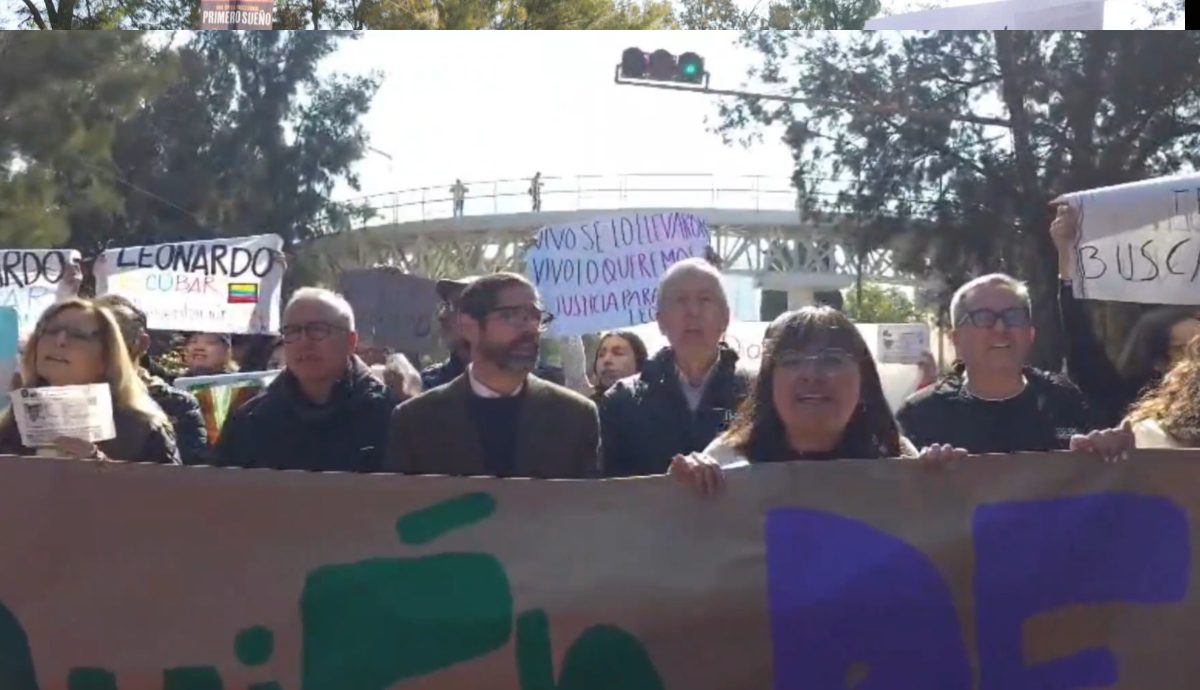 Exige Ibero Puebla aparición con vida de Leonardo Escobar
