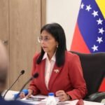 foto de delcy rodríguez, presidenta interina de venezuela