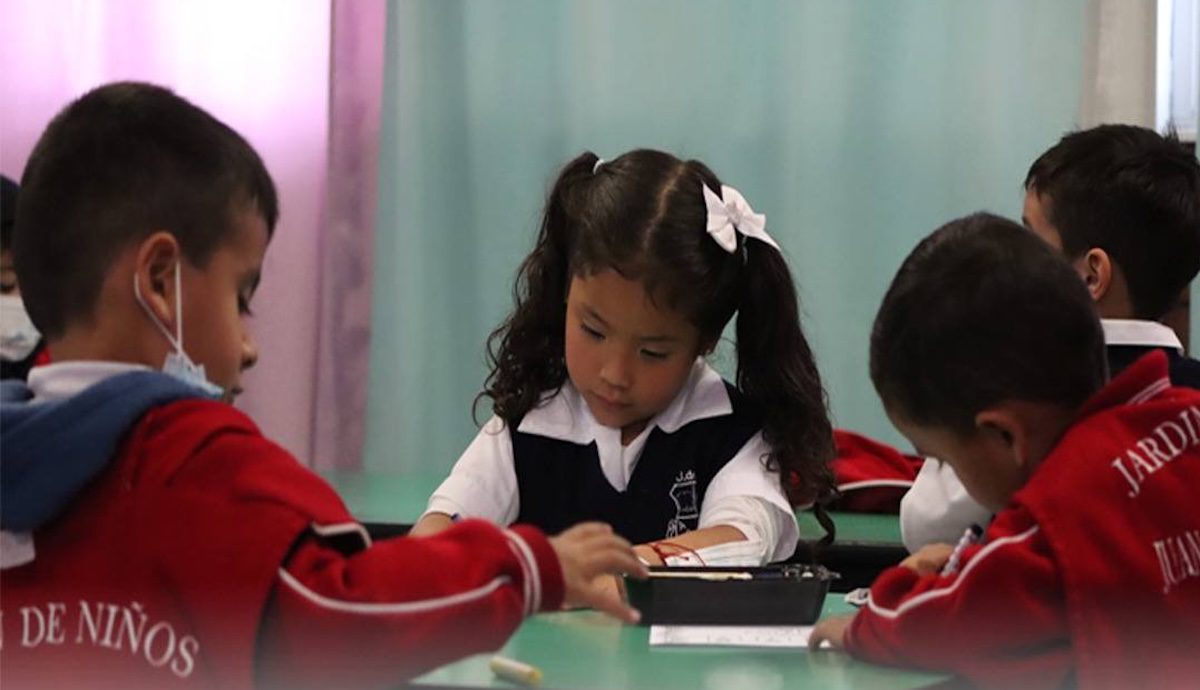 mañana martes 27 de enero de 2026 hay clases