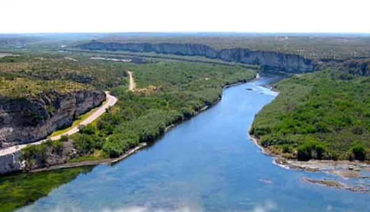 Los gobiernos de México y Estados Unidos llegaron a un acuerdo para la entrega de agua del Río Bravo conforme a los Tratados de 1944. El gobierno de Claudia Sheinbaum se comprometió a entregar un mínimo de 350 mil acres-pies anuales durante un ciclo de cinco años.