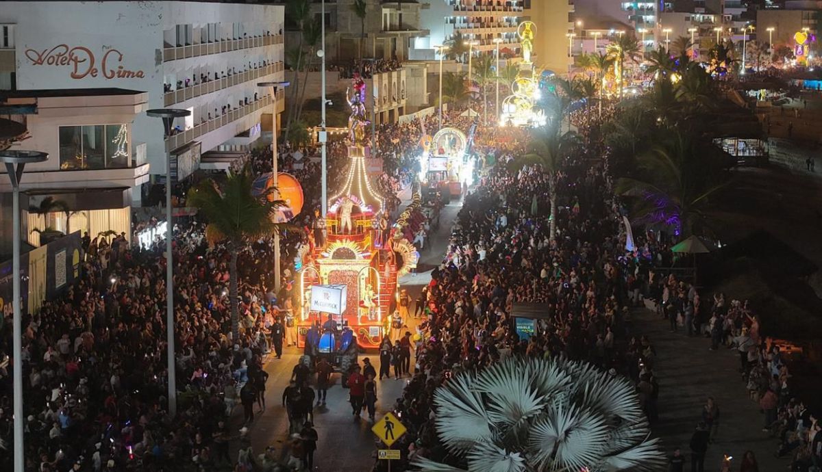 El primer desfile del Carnaval Mazatlán 2026 recibe a más de 500 mil asistentes
