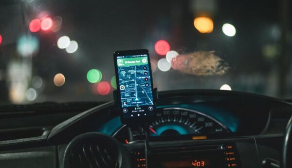 Claudia Sheinbaum pedirá a Profeco revisar tarifas de Uber y Didi por "Hoy no Circula"