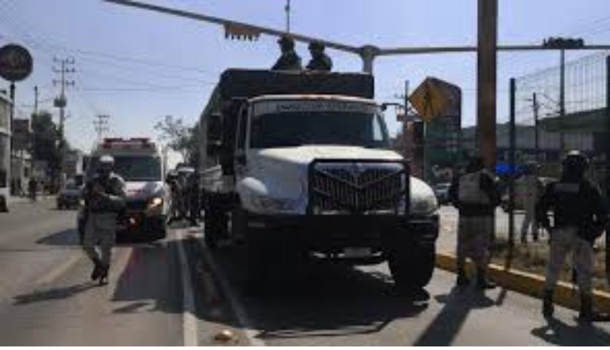 Unidad de la Guardia Nacional atropella a moticiclistas en Ecatepec, uno falleció