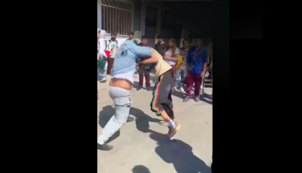 Menor que apuñaló a su compañero en secundaria de Tláhuac, ¿cuál es el estado de salud de la víctima?, ¿qué piden sus familiares?