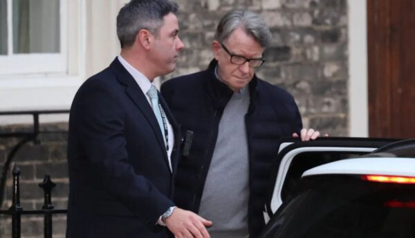 Caso Epstein: Detienen a exembajador Peter Mandelson, ¿de qué se le acusa?