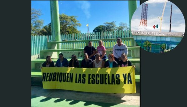 Niños enfrentan riesgo ambiental por cercanía de sus escuelas con la refinería de Dos Bocas. Padres de familia denuncian el peligro latente en el que viven los menores, quienes ya han experimentado problemas de salud a causa de los gases que emite la instalación.