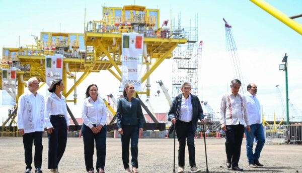 Cuauhtémoc Cárdenas dirigirá nueva Comisión Consultiva del Petróleo, de PEMEX