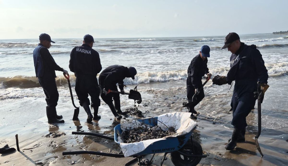 Gobierno de México intensifica acciones integrales ante presencia de hidrocarburos