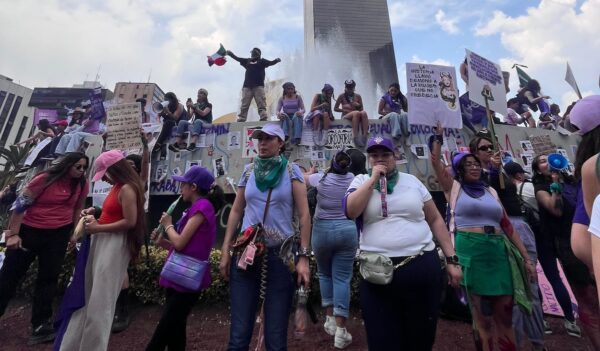 carteles marcha 8m cdmx