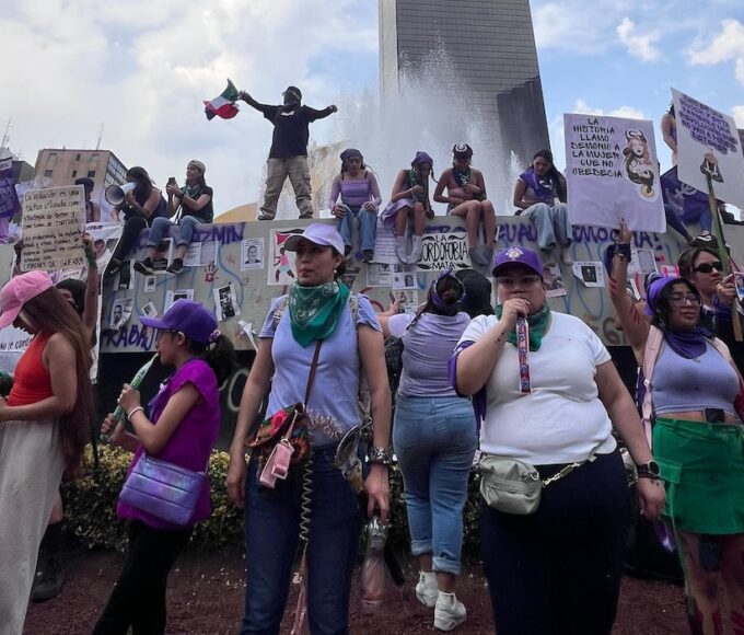 carteles marcha 8m cdmx