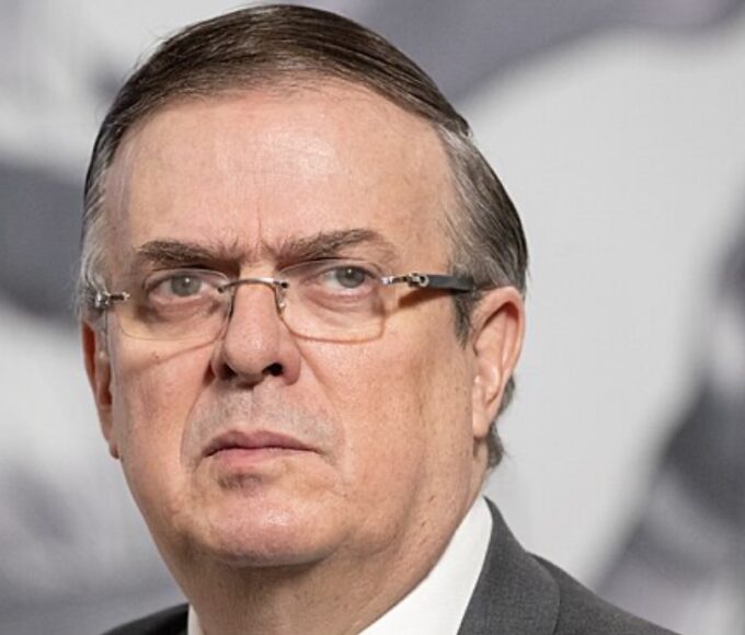 hijo de Ebrard embajada Londres