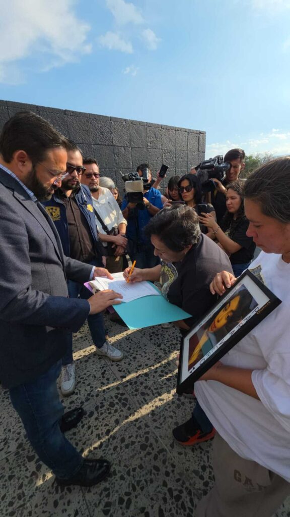 unam título de verónica soto