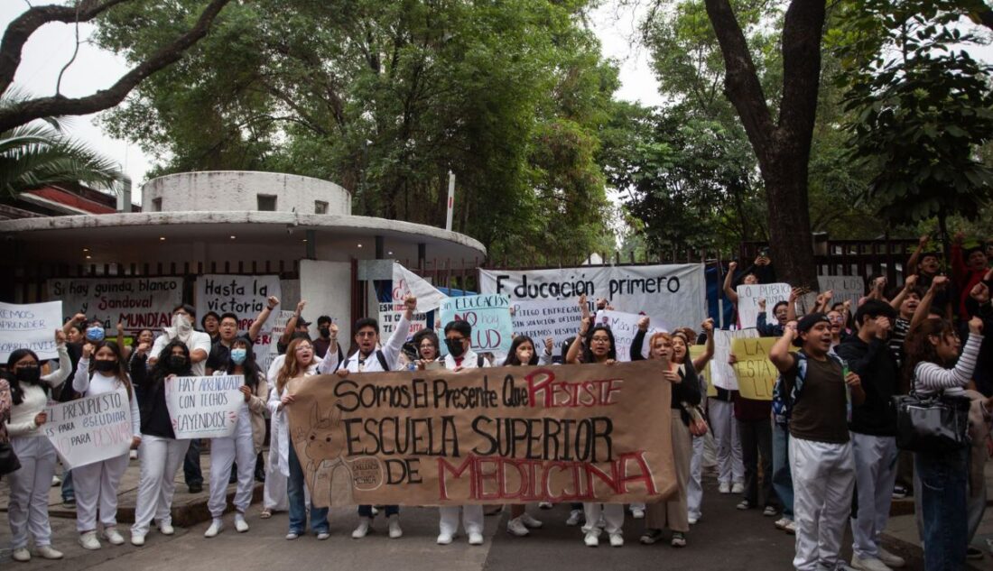 Estudiantes del IPN toman dirección en Zacatenco tras ausencia de autoridades federales en negociaciones