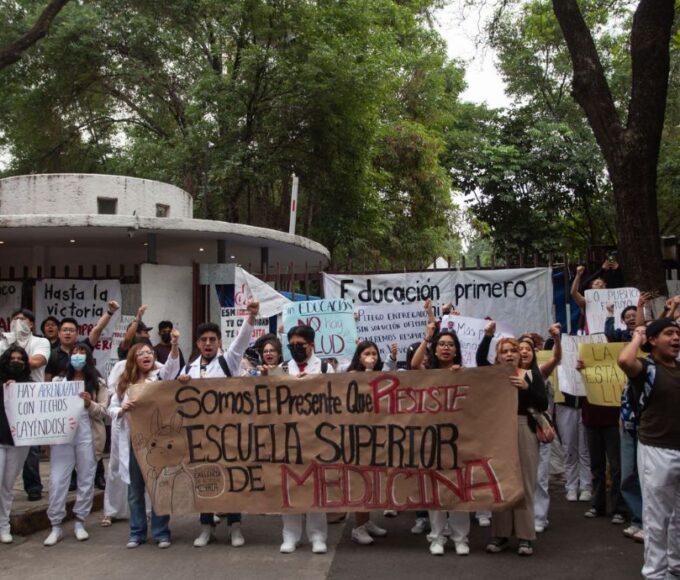 Estudiantes del IPN toman dirección en Zacatenco tras ausencia de autoridades federales en negociaciones