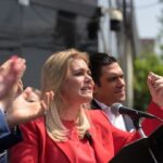 Maru Campos comparece ante la FGR y denuncia “totalitarismo” de Morena