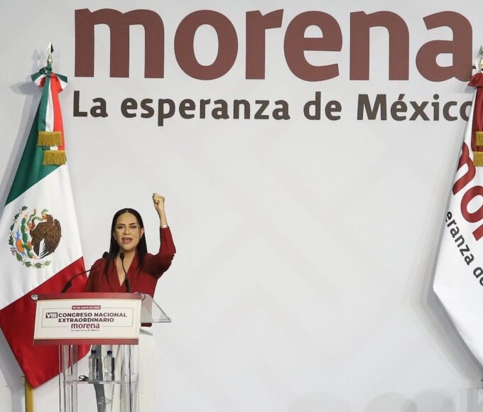 foto de ariadna montiel como nueva lideresa nacional de morena