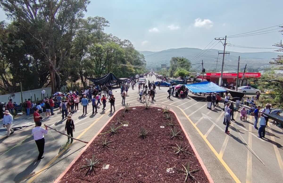 foto para nota del bloqueo hoy en oaxaca