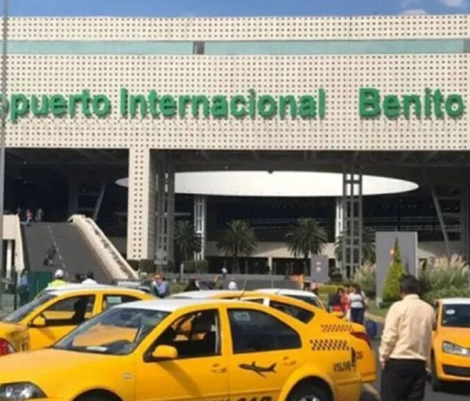 AICM frena estacionamiento para Uber y DiDi tras inconformidad de taxistas