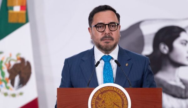 Director del IPN renuncia Arturo Reyes Sadoval