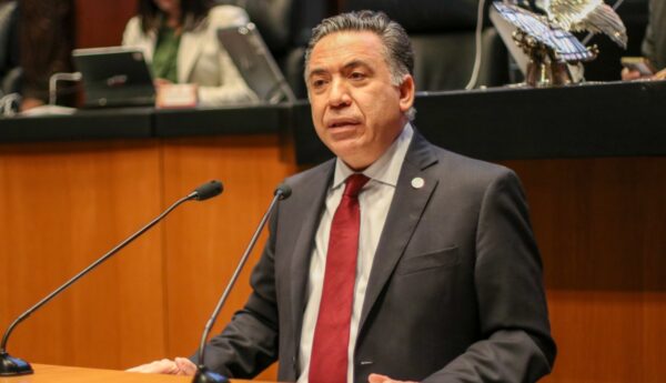 Enrique Inzunza reaparece en el Senado