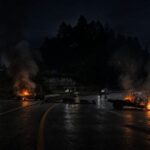 Comuneros incendian camionetas de talamontes en La Marquesa