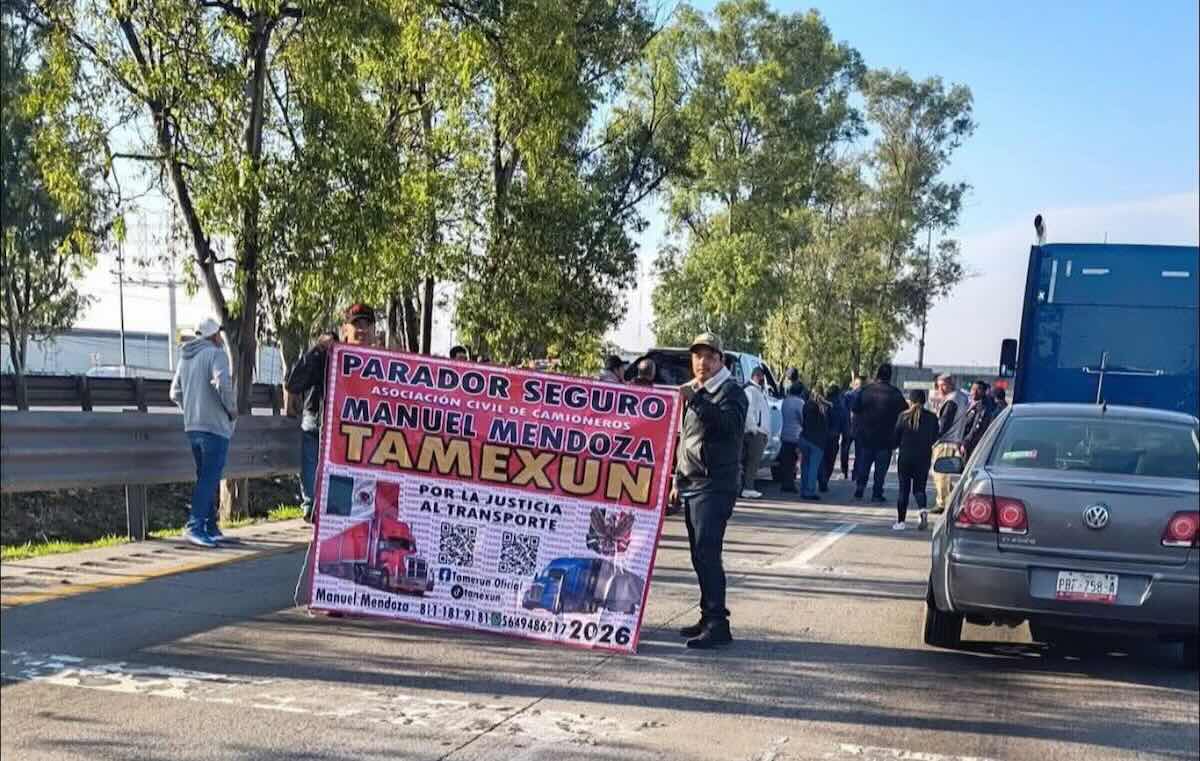 foto del bloqueo en la autopista México-Querétaro