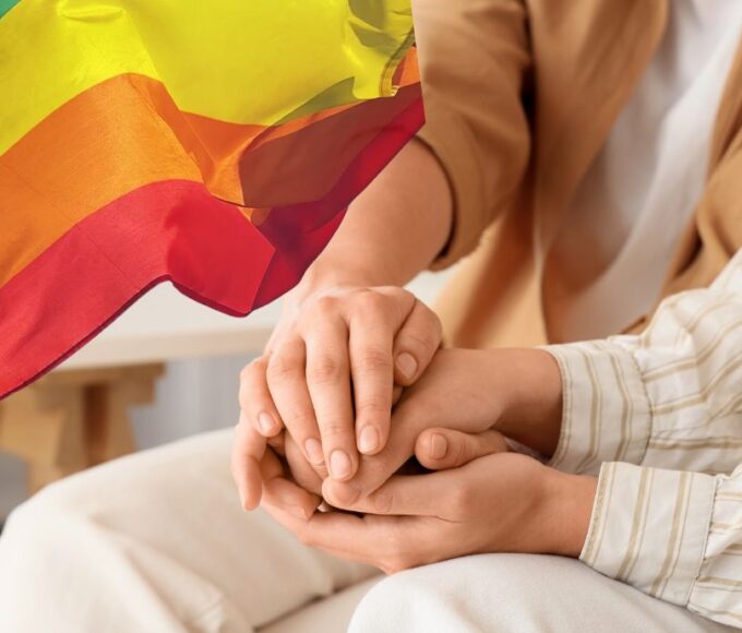 Falta de atención y prejuicios en servicios de salud agravan estrés en mujeres lesbianas y bisexuales