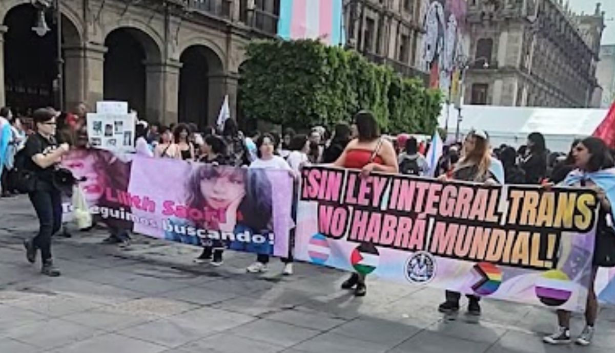 Colectivos trans mantienen plantón en Segob
