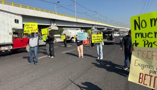 bloqueo autopista México-Puebla