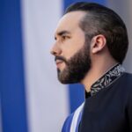 Nayib Bukele va por un tercer mandato y se registra como precandidato para 2027