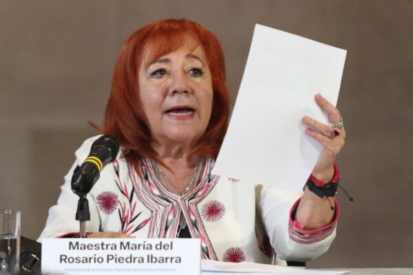 Foto de Rosario Ibarra de Piedra para nota de la recomendación de la CNDH sobre el caso Ayotinapa