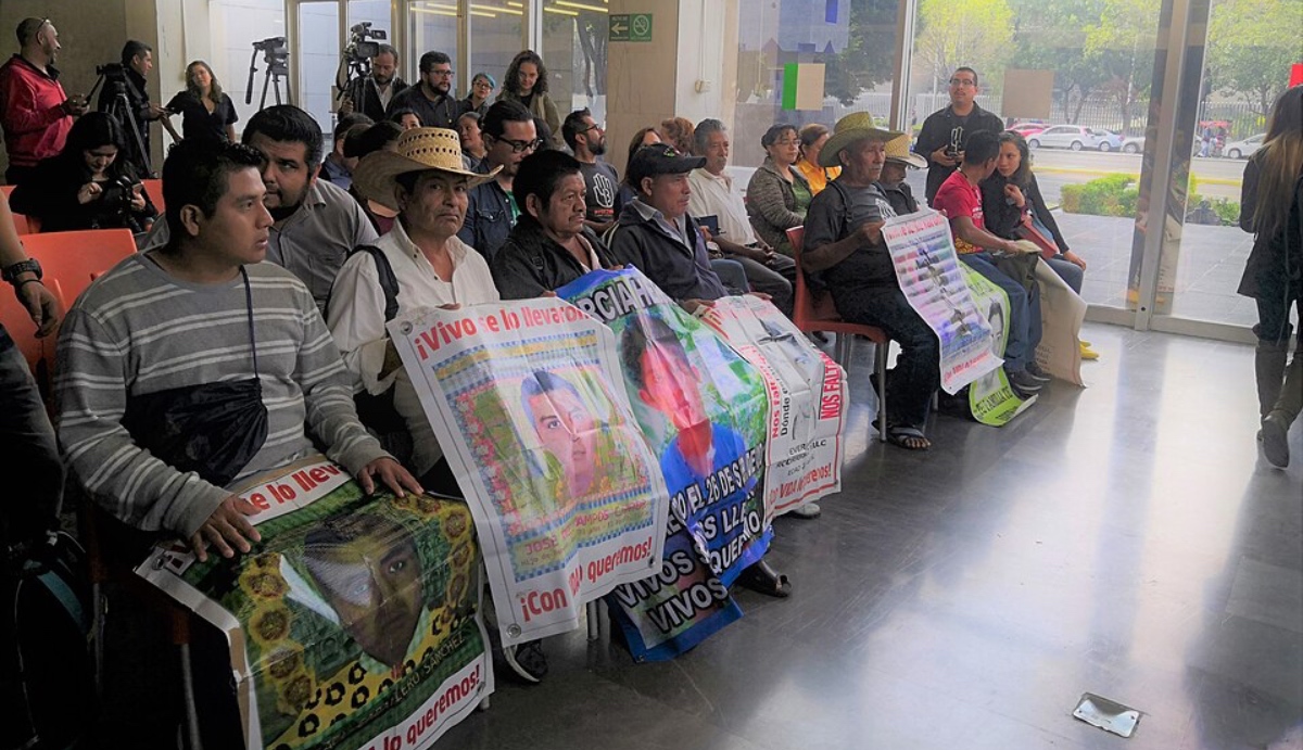 Madres y padres de Ayotzinapa SCJN Comisión de la Verdad