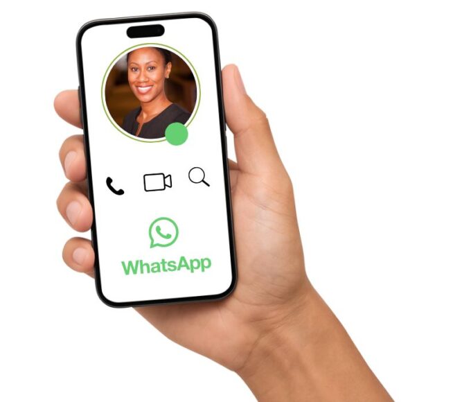 WhatsApp reemplaza el “en línea” por un punto verde
