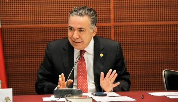 Enrique Inzunza licencia