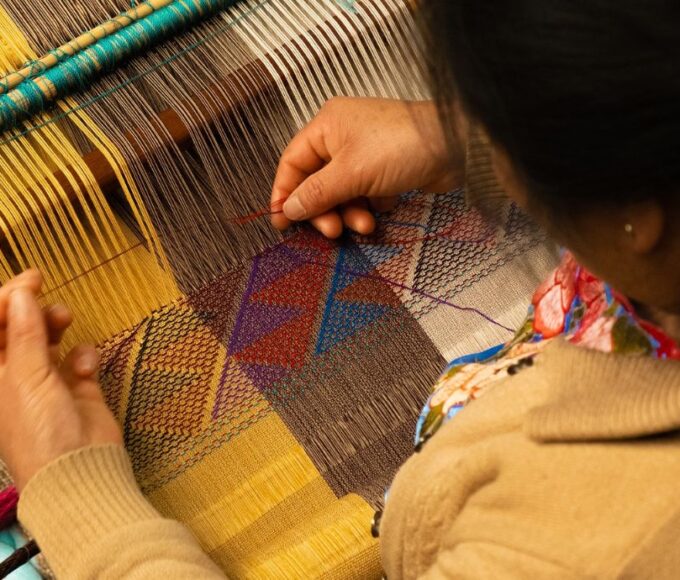 Artesanas textiles: las mujeres detrás de una industria que no reconoce su trabajo