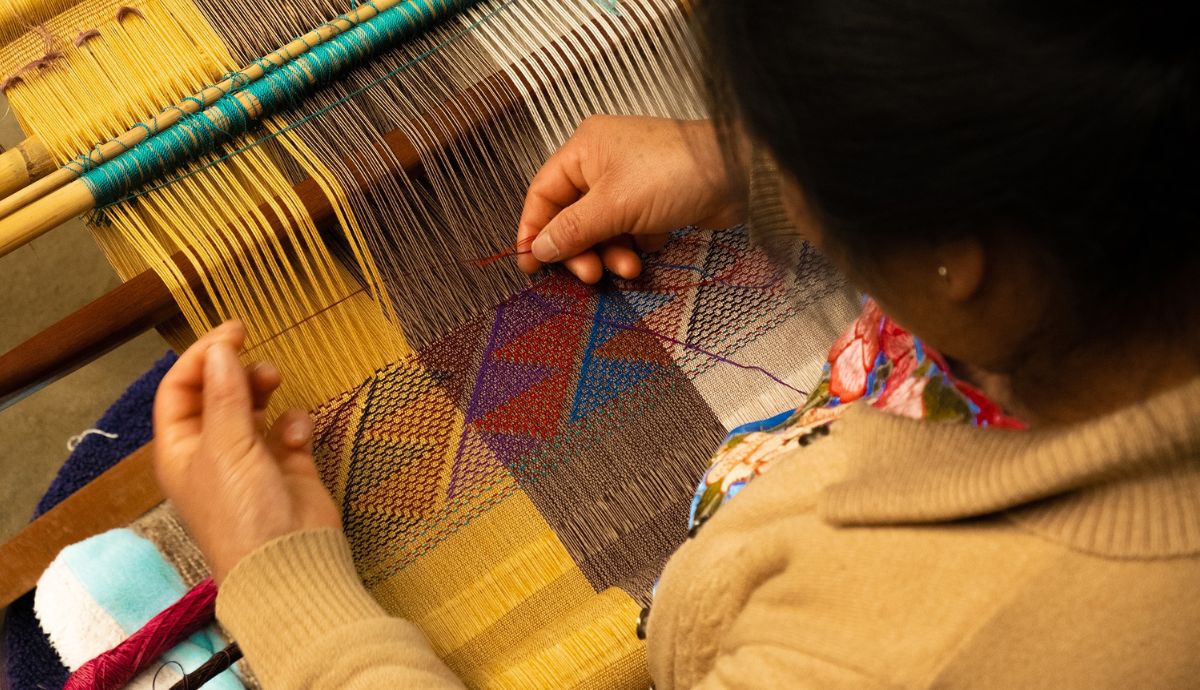 Artesanas textiles: las mujeres detrás de una industria que no reconoce su trabajo
