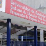Denuncian detención de estudiantes de la UdeG dentro de preparatoria de Ameca