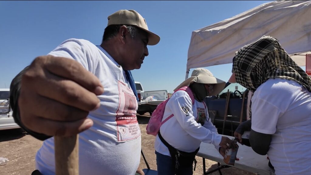 Jorge Portela busca a su sobrino, Efraín Álvarez Portela y a la hija de su pareja, María Guadalupe Valenzuela, quienes están desaparecidos desde 2015. Foto: Ruido en la Red