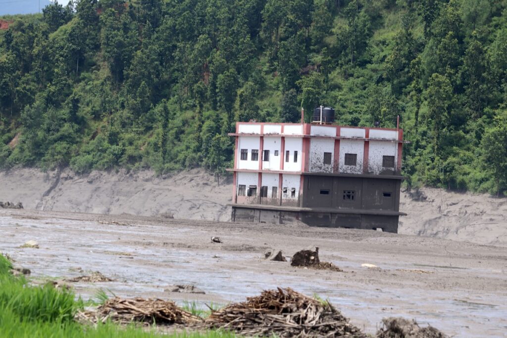 riada en Nepal videos