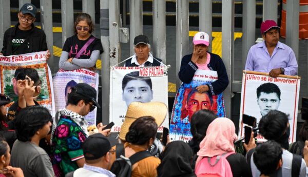 Protesta padres Ayotzinapa SCJN hoy