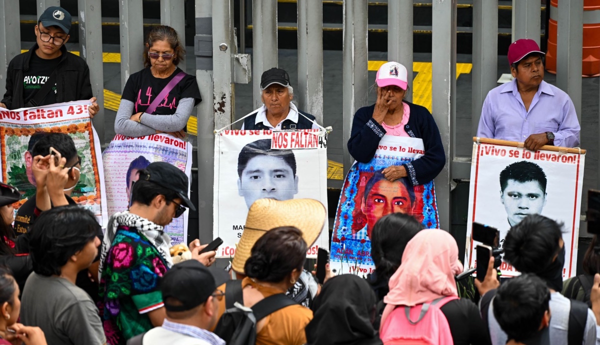Protesta padres Ayotzinapa SCJN hoy