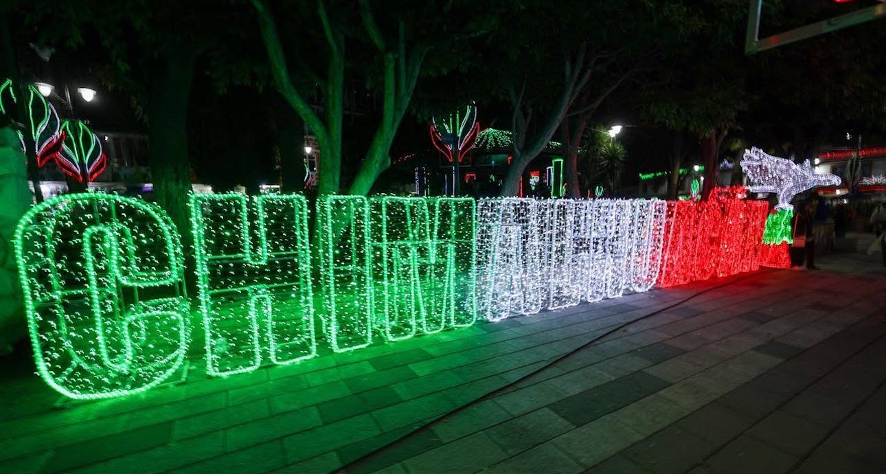 artistas en Grito del 15 de septiembre en Chimalhuacán