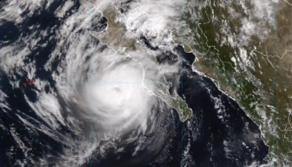 trayectoria huracán pólo