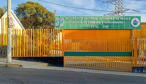 CCH Sur suspende clases por tiempo indefinido tras daños a torniquetes