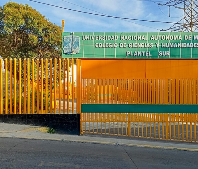 CCH Sur suspende clases por tiempo indefinido tras daños a torniquetes