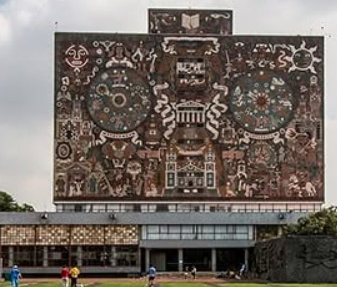 UNAM uso de celulares
